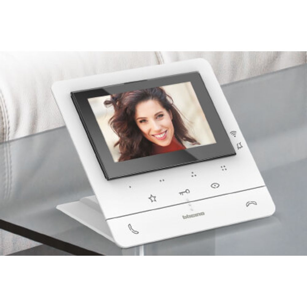 Bticino Videocitofono 2 fili vivavoce Classe 100V16B vivavoce, con display a colori LCD da 5” 344652