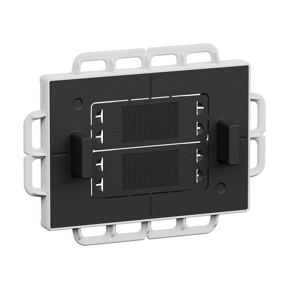 Accessori per installazione filomuro, completi di protezione - 3 moduli. Bticino 503EF