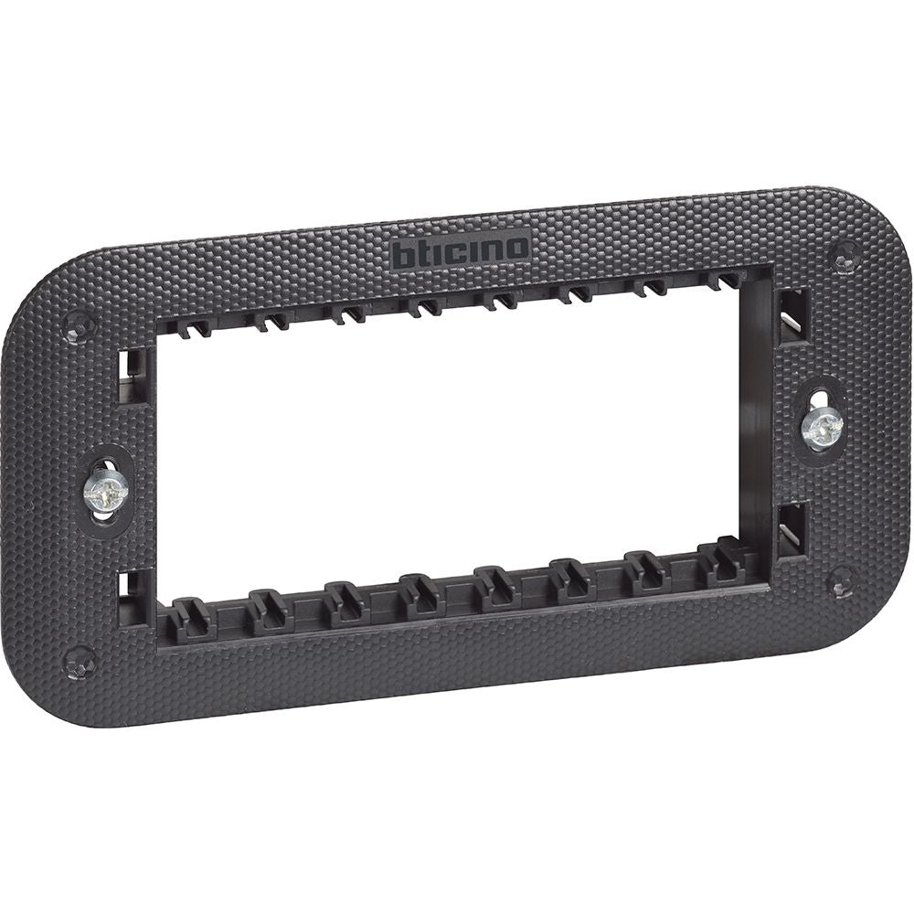 BTICINO Supporto 4 moduli fornito con valva di protezione K4704