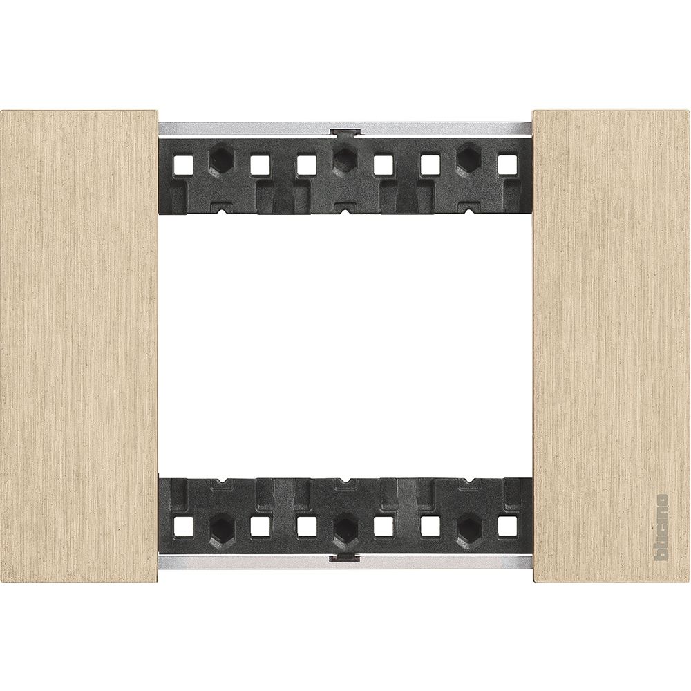 Placca Living Now 3 moduli - oro - materiale: zama Bticino KA4803ZW