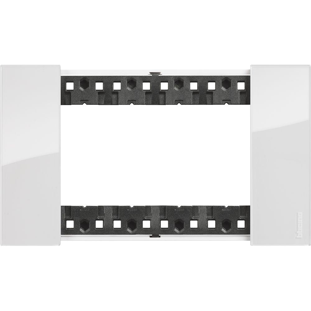 Placca Living Now 4 moduli - ghiaccio - materiale: plastica bimaterica Bticino KA4804DW