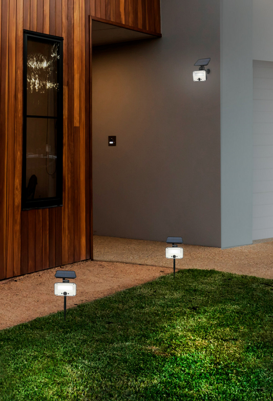 BOT LIGHTING Proiettore e picchetto solare YUMA8NP 8 W - 850lm - 4000K YUMA8NP