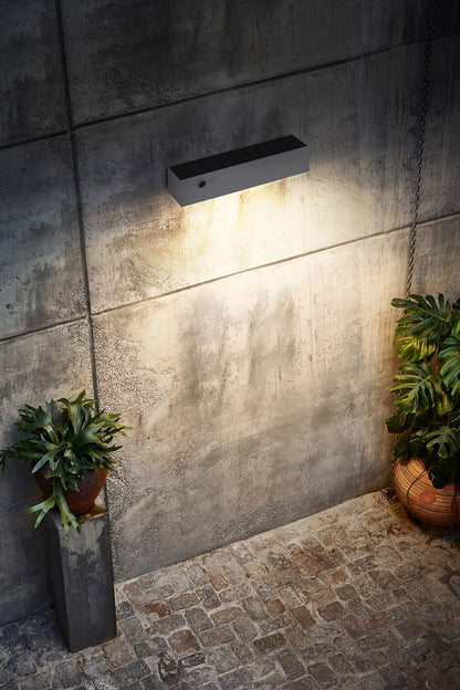 Applique da parete Botlighting  per esterni IP54 5,2W 1000LM con sensore crepuscolare e rilevatore di presenza PIR AVENUE