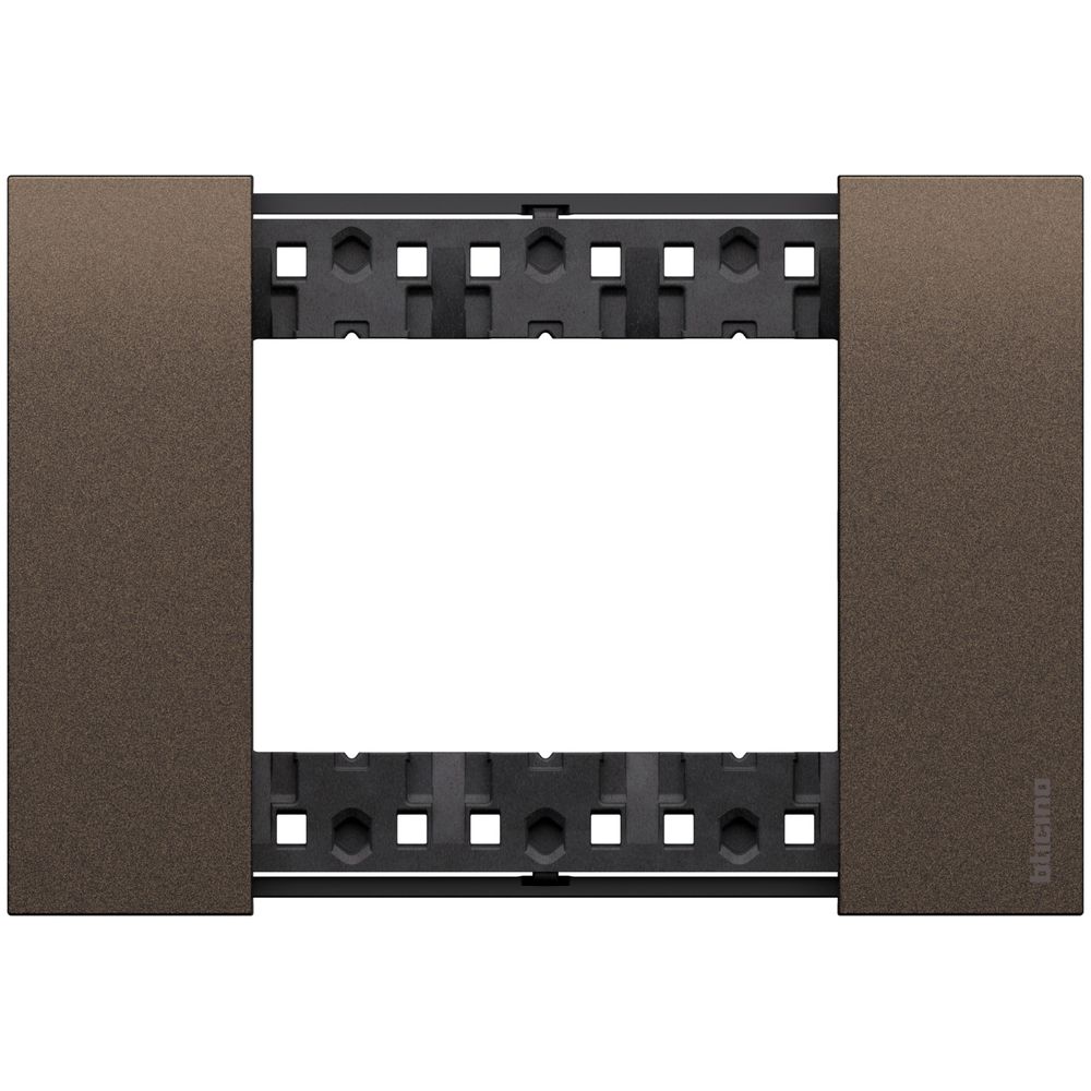 Placca Living Now 3 moduli - Finitura Bronze - Materiale Zama Bticino KA4803KB