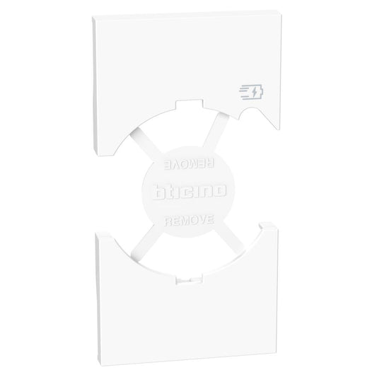 Cover per presa standard Italia P40 + USB - Bianca Bticino KW68