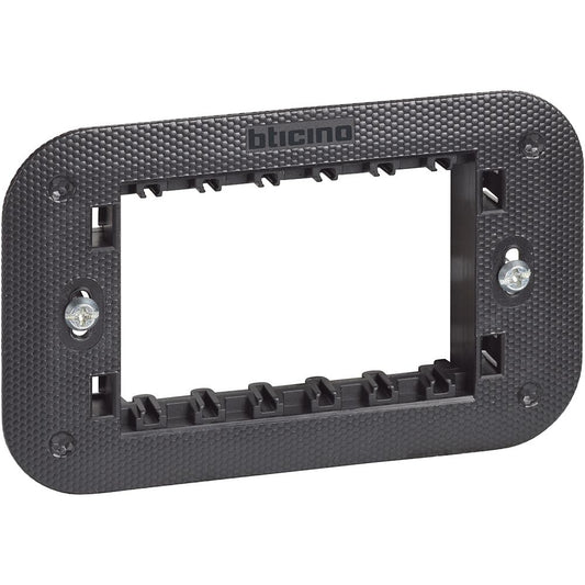 BTICINO Supporto 3 moduli fornito con valva di protezione K4703