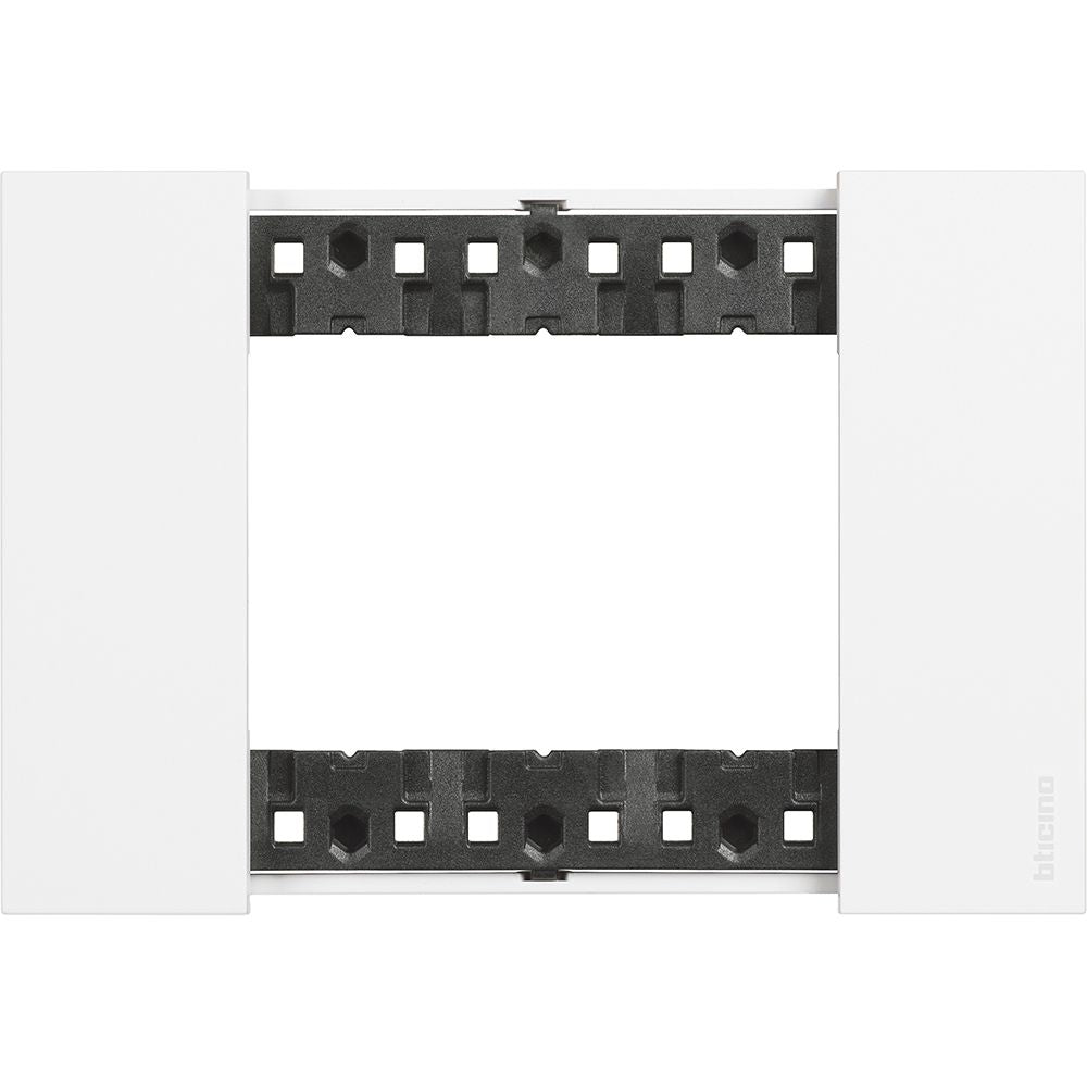 Bticino Placca Living Now 3 moduli - bianco - materiale: plastica KA4803KW