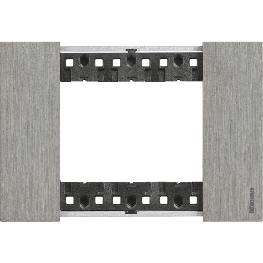 Placca Living Now 3 moduli - acciaio spazzolato - materiale: zama Bticino KA4803ZG