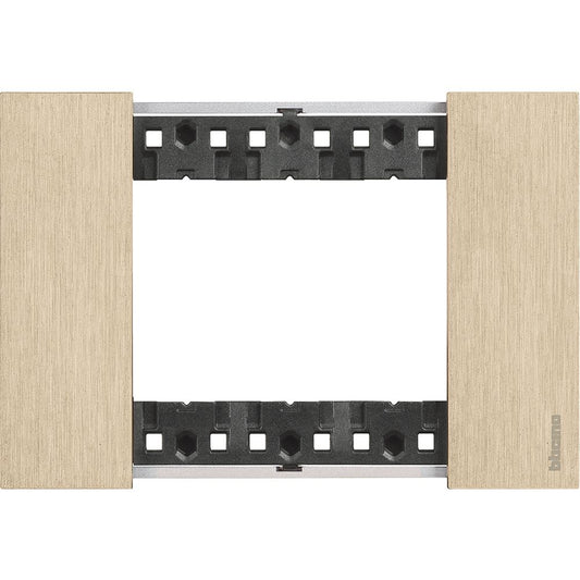 Placca Living Now 3 moduli - oro - materiale: zama Bticino KA4803ZW