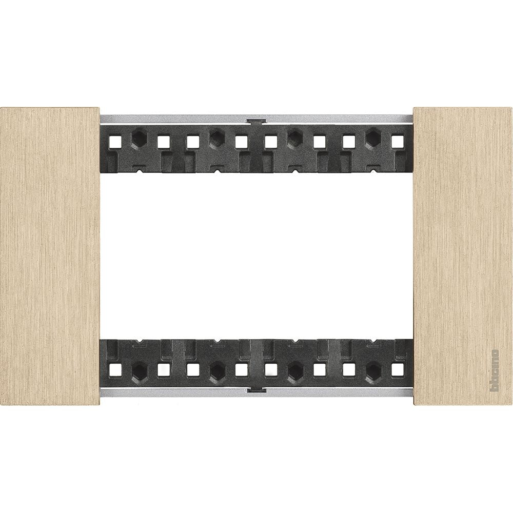 Placca Living Now 4 moduli - oro - materiale: zama Bticino KA4804ZW