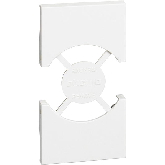 Cover per presa standard Italia/Germania P40 Bticino KW03