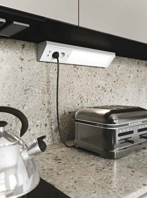 Sottopensile LED HABILIS bianco 15W 1750LM 4000K  luce naturale con presa schuko e USB LED-HABILIS-AP