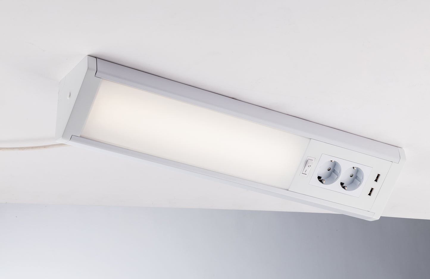 Sottopensile LED HABILIS bianco 15W 1750LM 4000K  luce naturale con presa schuko e USB LED-HABILIS-AP